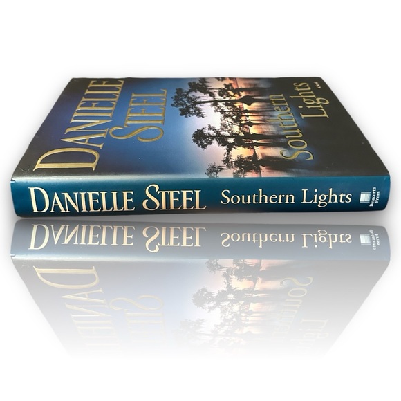 ⚡️3/$24⚡️ Southern Lights: A Novel by Danielle Steel (Hardcover) - Picture 2 of 4